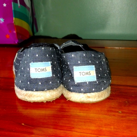 Toms - Picture 5 of 5